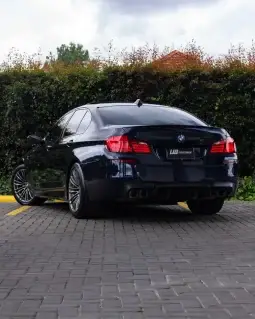 
										BMW M5 full									
